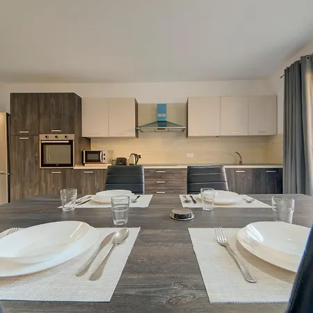 Modern 3br In The Charming Town Of St'pauls By 360 Estates דירה *