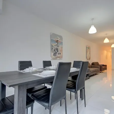 Modern 3br In The Charming Town Of St'pauls By 360 Estates דירה *