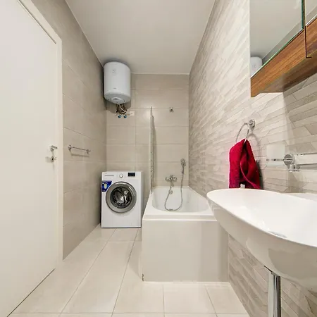 Modern 3br In The Charming Town Of St'pauls By 360 Estates *