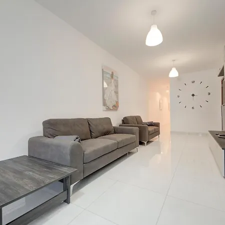 アパート Modern 3br In The Charming Town Of St'pauls By 360 Estates
