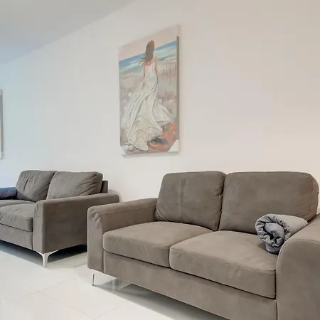 Modern 3br In The Charming Town Of St'pauls By 360 Estates