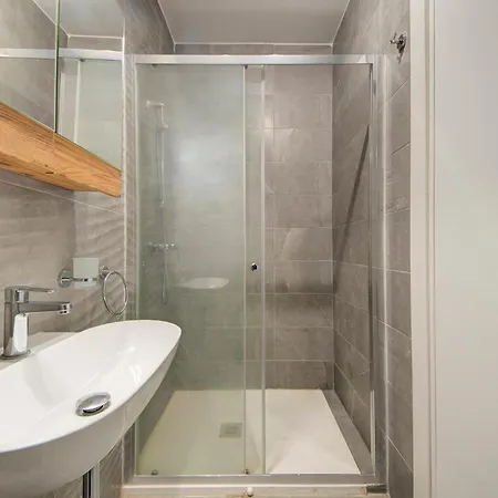 Modern 3br In The Charming Town Of St'pauls By 360 Estates Apartamento