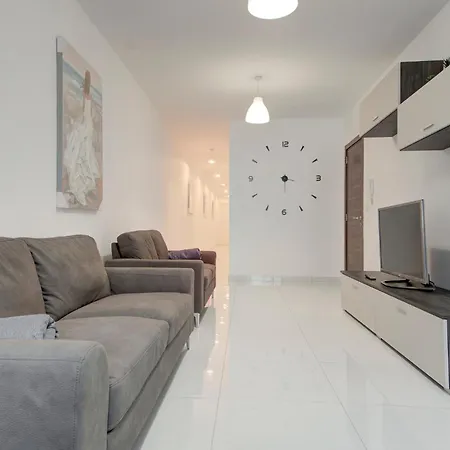 Modern 3br In The Charming Town Of St'pauls By 360 Estates Apartment